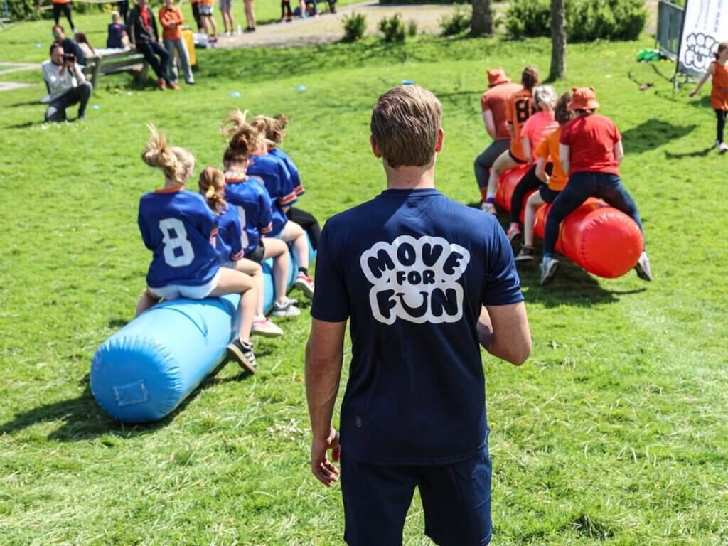 Zeskamp activiteit op locatie met heel je team