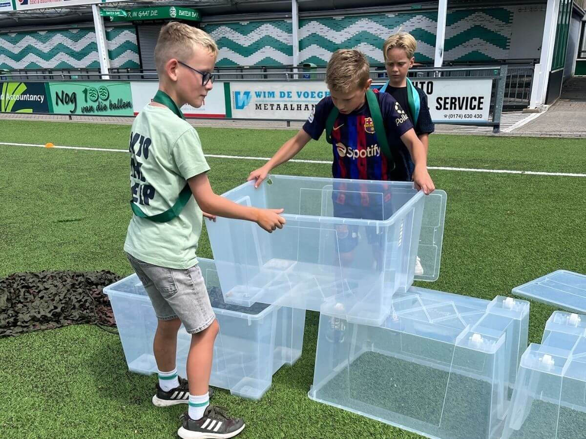 Brawl Stars kisten bouwen – Move For Fun Kinderen bouwen kisten tijdens een Brawl Stars kinderfeestje in het Westland.